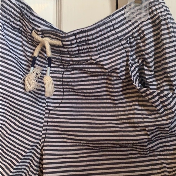 Blue and white striped girls shorts - Picture 4 of 4